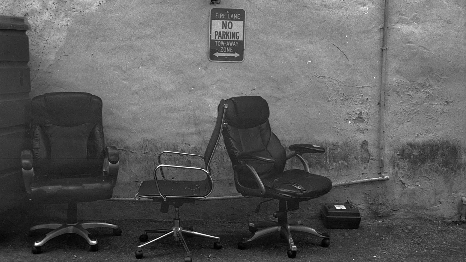 A Photo Story: The Uneventful City