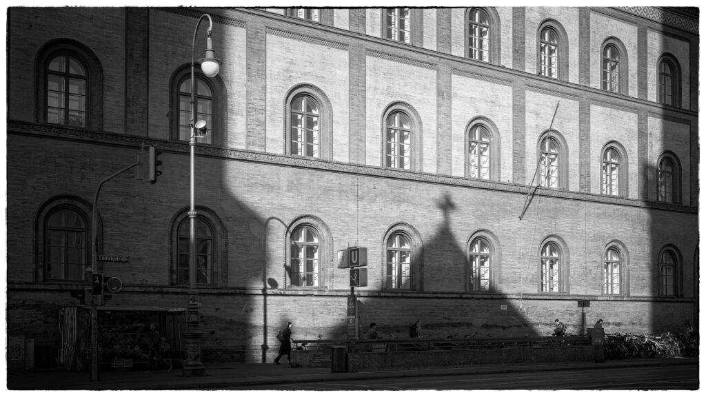 Photograph by Heinz Leyk