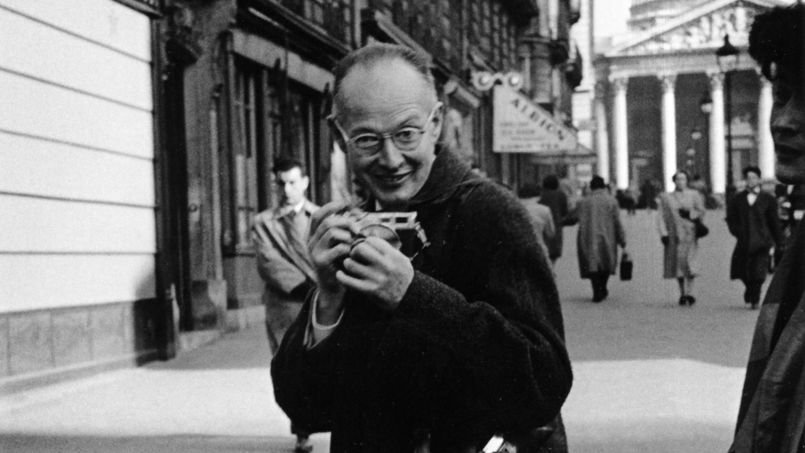 The Invisible Photographer